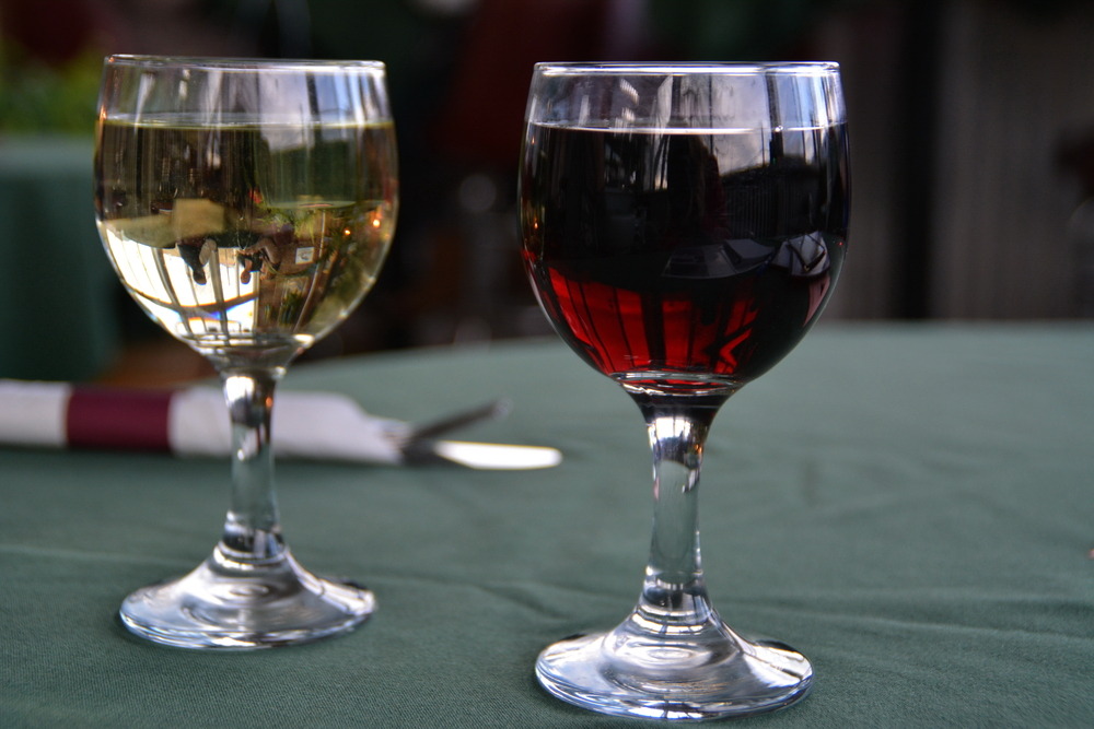 Red Wine vs. White Wine: Which Should You Choose?